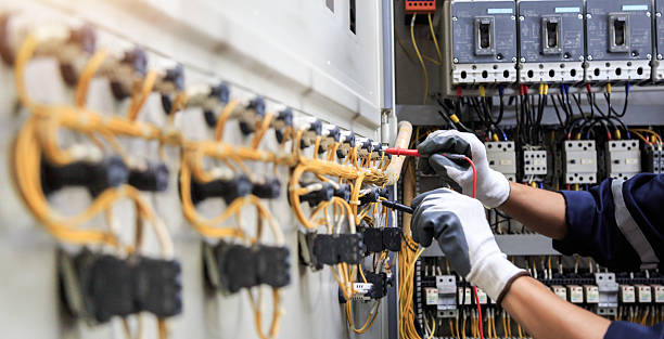 Professional Electrician technician working in Peru, IL
